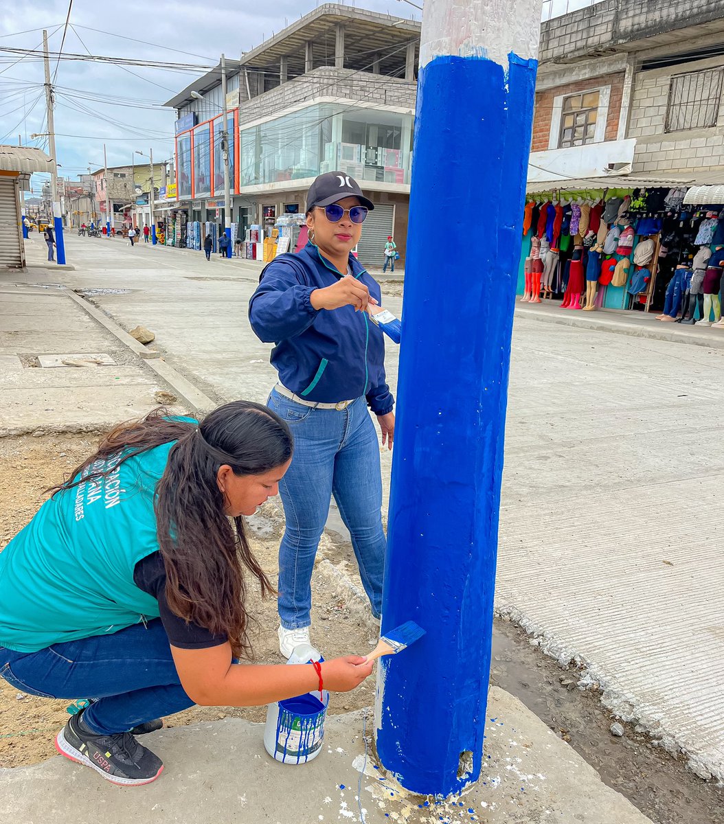 Pintura de postes en 24 de Septiembre: mejora visual del barrio