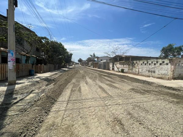 Obras en el barrio Ecuador: bordillos, aceras y asfalto para sus vecinos