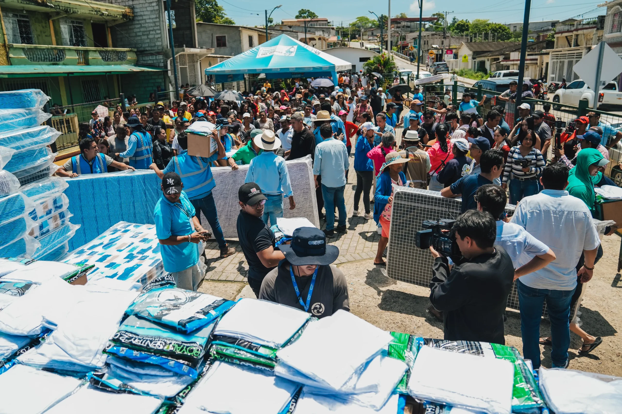 Prefectura del Guayas lleva ayuda humanitaria y brigadas médicas a Playas y Puerto El Morro