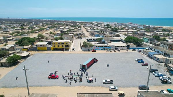 Césped sintético llega al barrio Paraíso para el estadio de Engabao