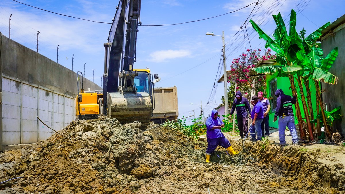 En Playas, tras 30 años de espera, inician obras para transformar una calle del barrio