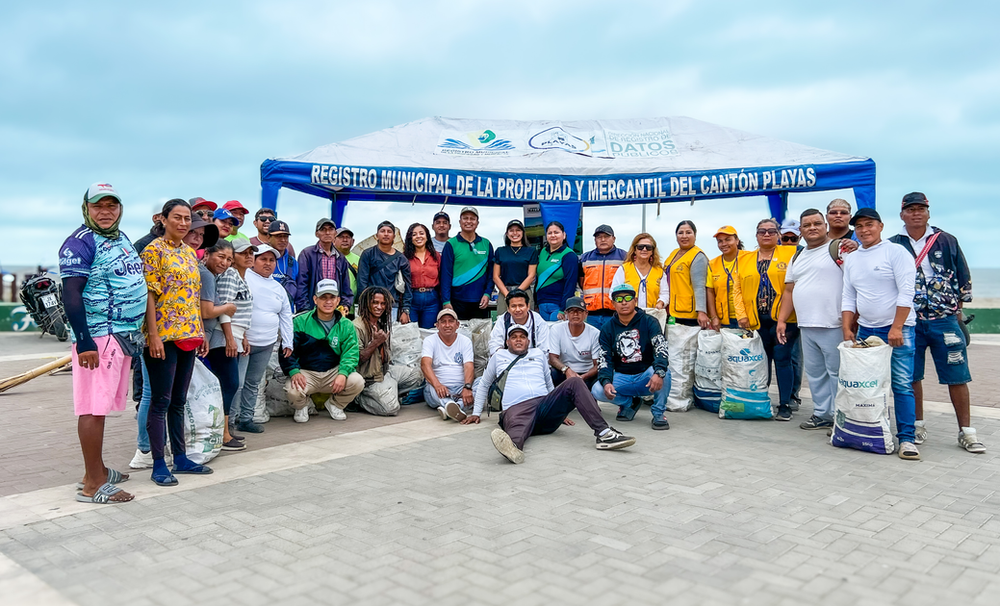 Playas impulsa minga costera para el Día Internacional de Limpieza de Playas