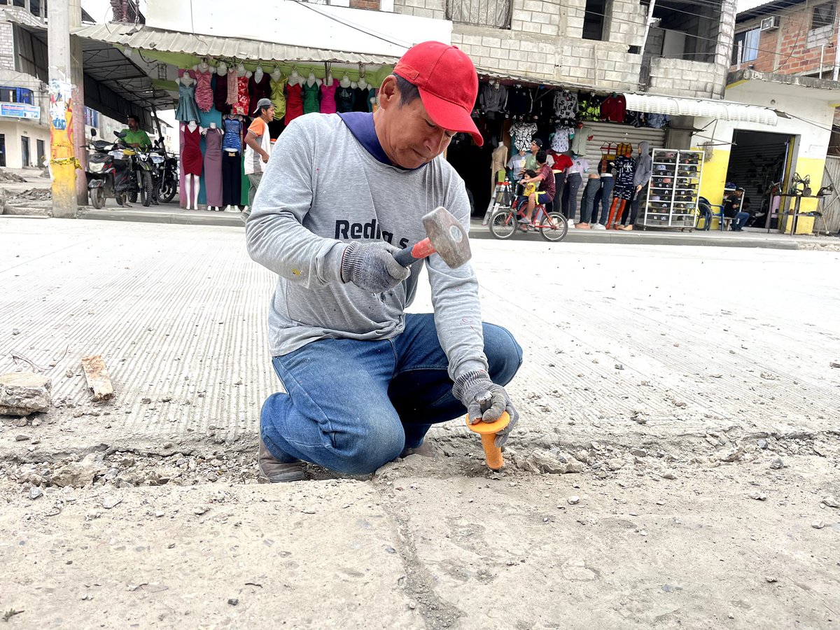 La Alcaldía de Playas avanza en veredas y rampas para peatones en calle 24 de Septiembre