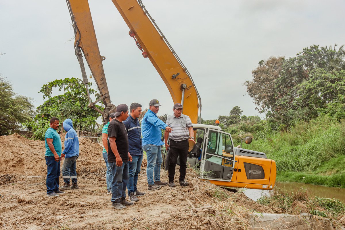 Desazolve del río Arenas avanza en Playas para reducir riesgo de inundación