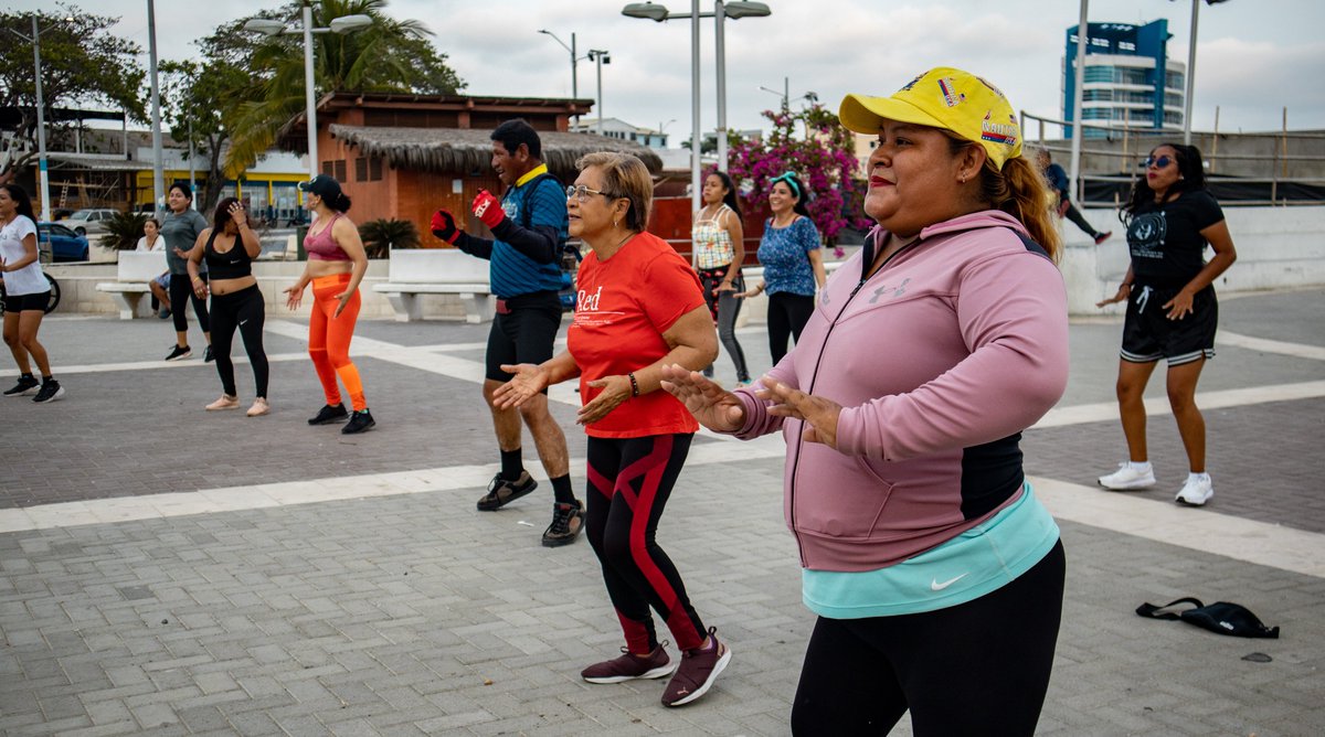 Clases gratuitas de baileterapia en el Malecón de Playas para mejorar la salud