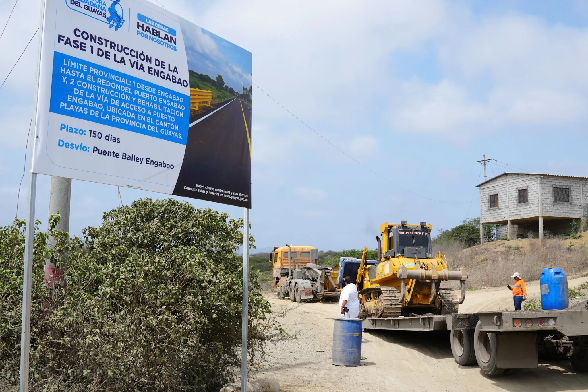 Prefectura del Guayas inicia construcción de vía Engabao-Puerto Engabao en Playas