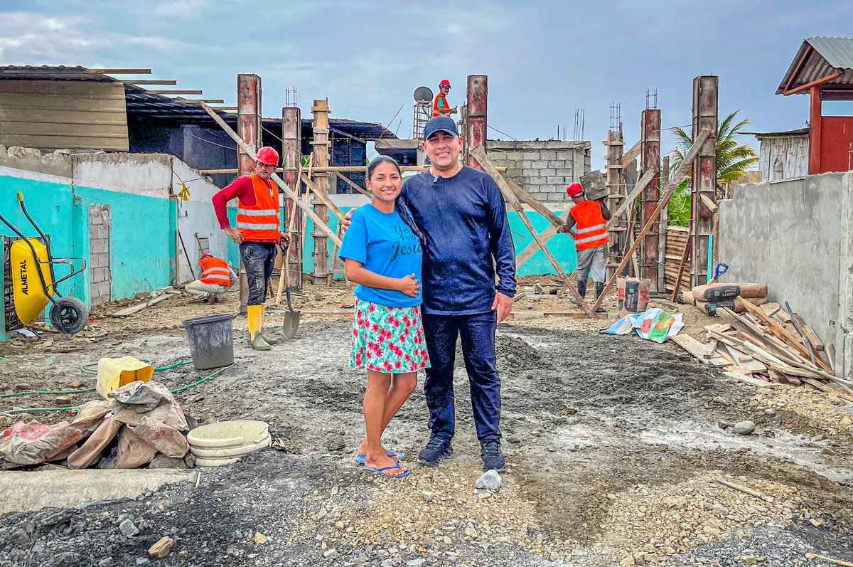 Inician obra de las dos primeras viviendas en Playa 2, prometidas por Balladares
