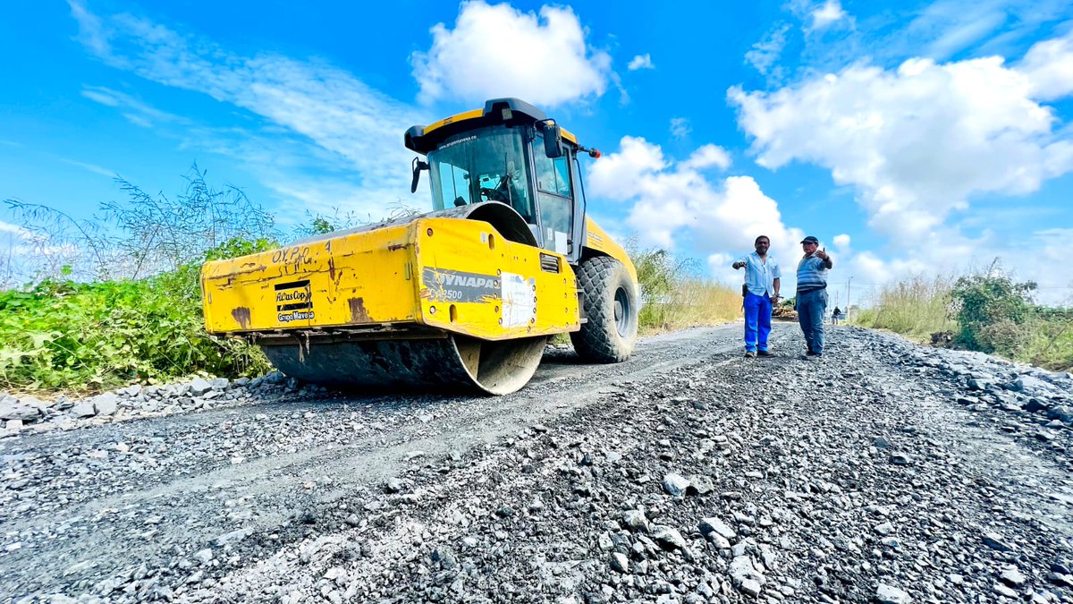 Obras públicas inicia reconformación de vías en 25 de Julio con roca de cantera