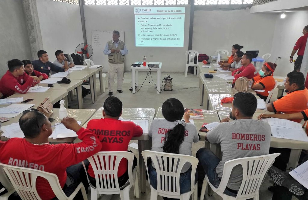 Bomberos del Guayas aprenden a manejar crisis con el Sistema Comando Incidentes